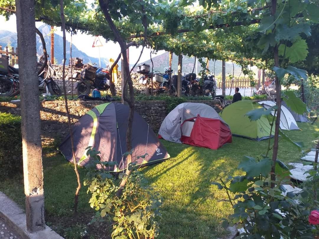 Kulla E Vjeter Hotel Koman Eksteriør billede